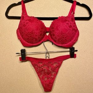 Very Sexy Lace Push-Up Bra & Matching V-String